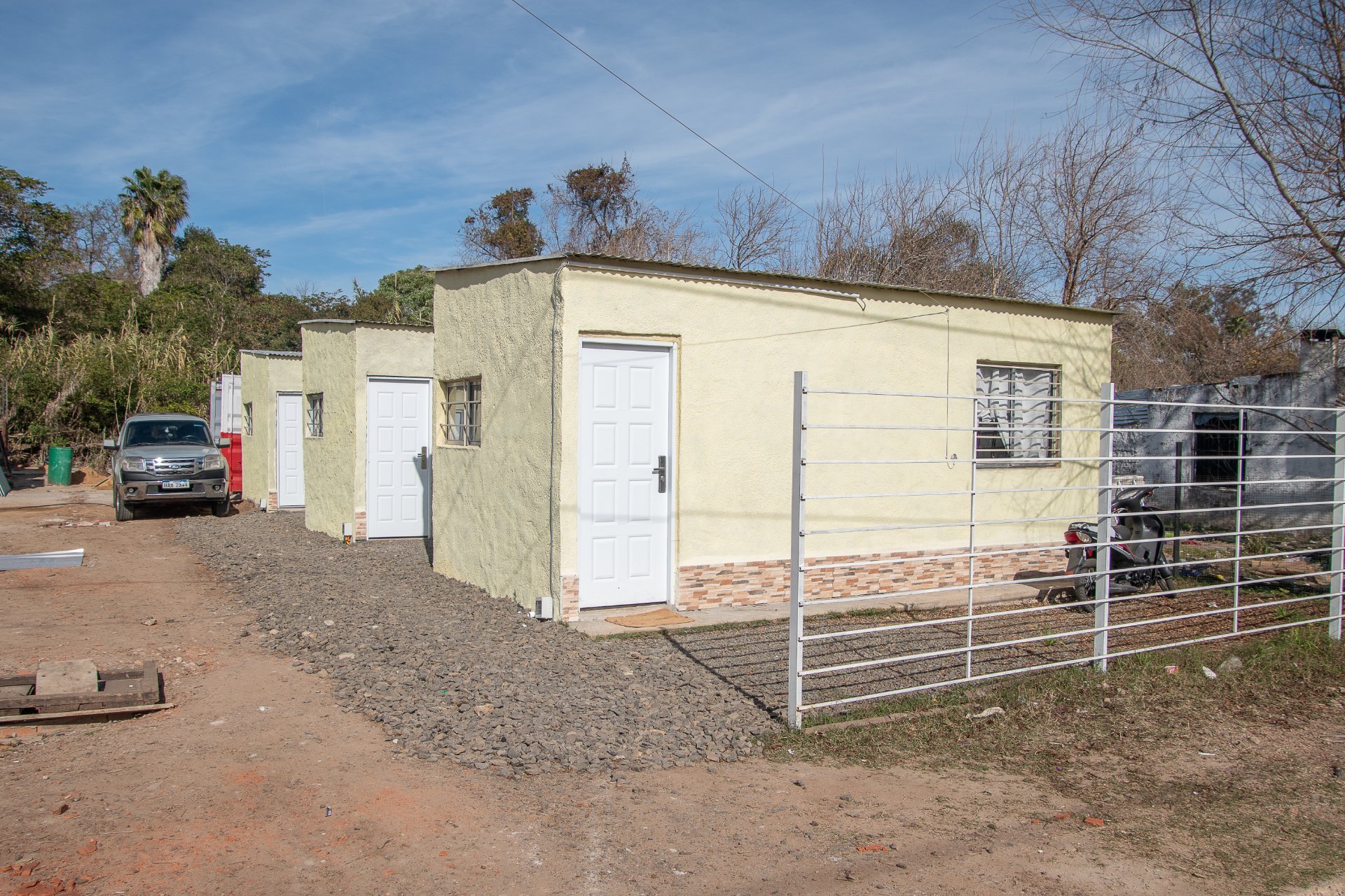 Venta 9 casas en el Centro de Salto - foto 2