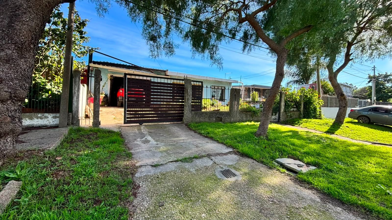 Venta Casa de 3 dormitorios mas Apto Independiente, gge