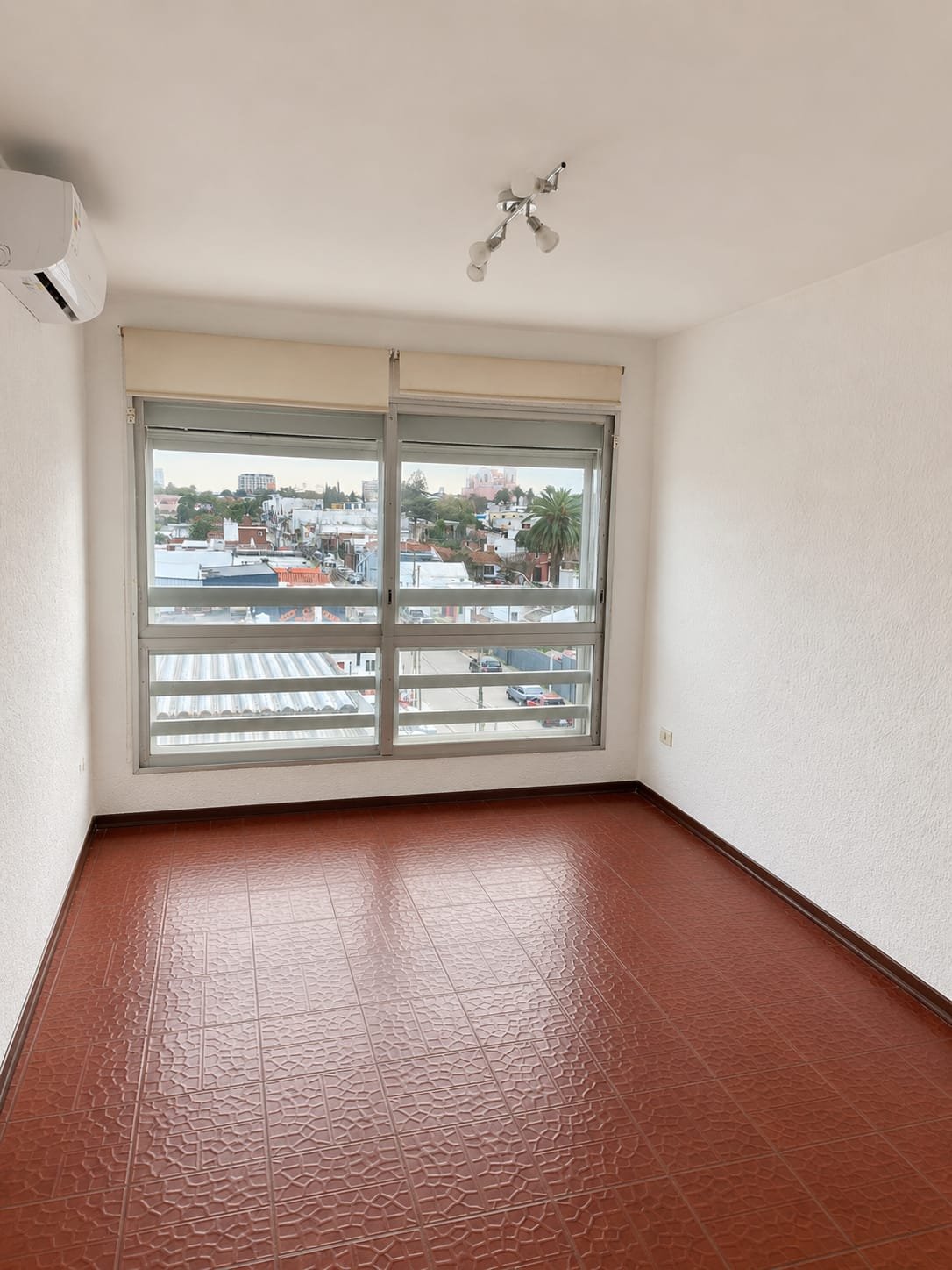 Alquiler  anual Apartamento 2 dormitorios Centro Maldonado · Foto 2