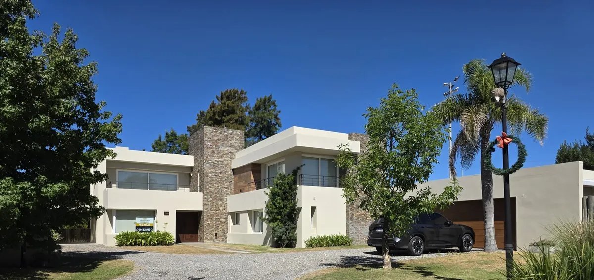 Alquiler Casa 5 Dormitorios Barrio Privado Opción a Venta