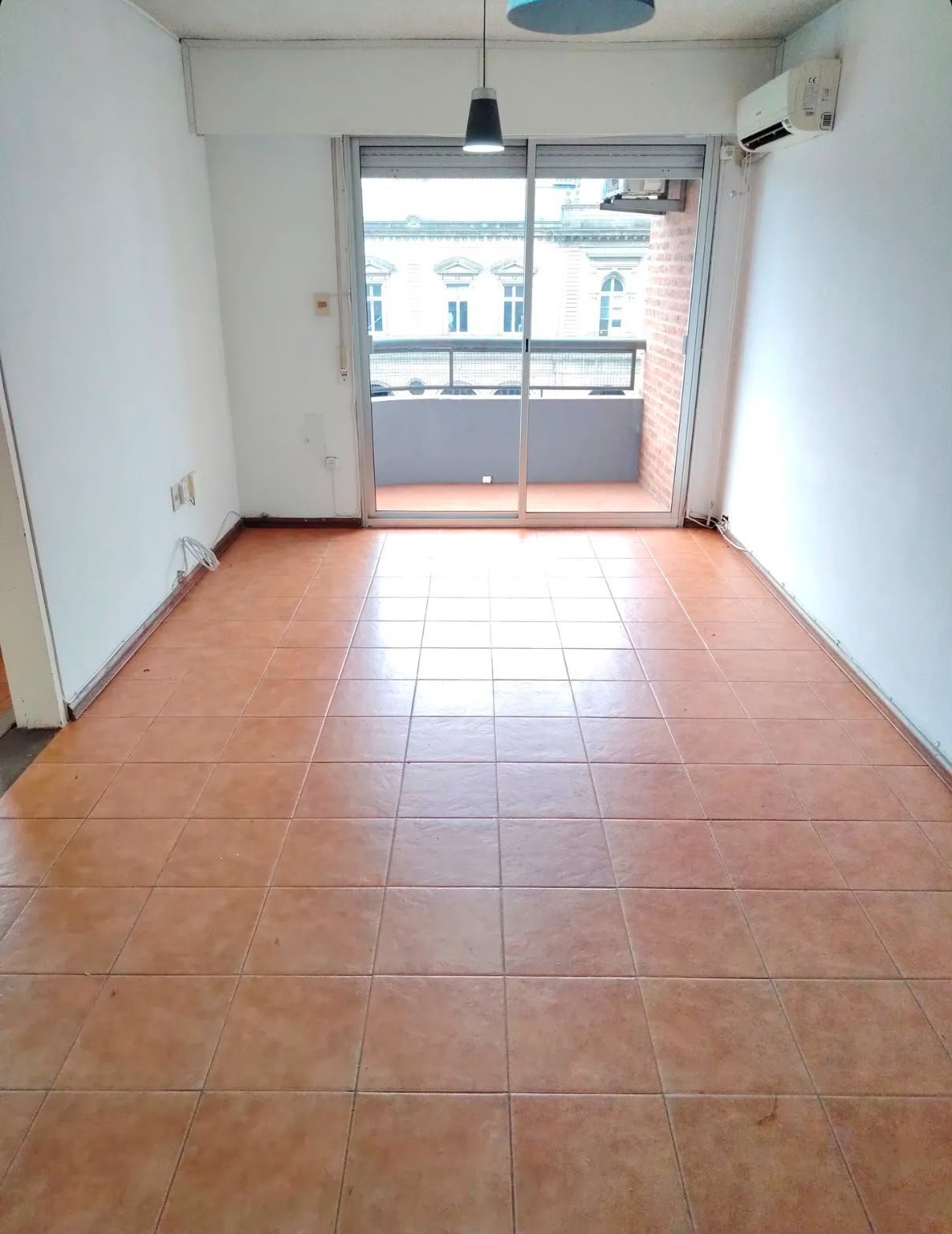Alquiler Apartamento 2 dormitorios con balcón Centro. · Foto 3