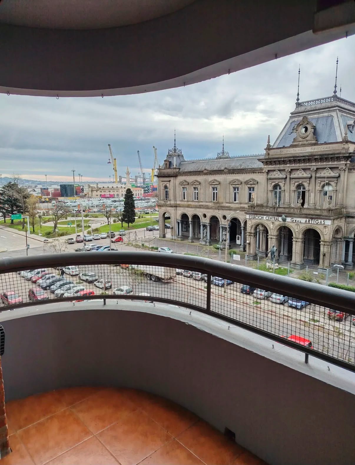 Alquiler Apartamento 2 dormitorios con balcón Centro. · Foto 1