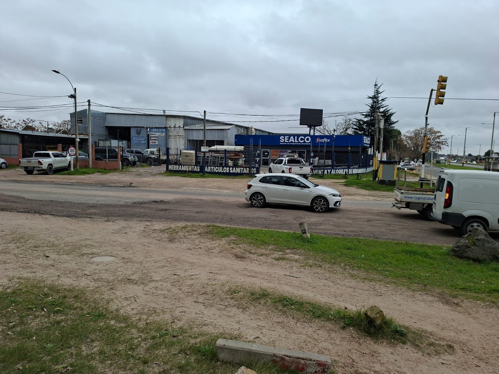 Alquiler Local comercial en Paso Carrasco · Foto 3