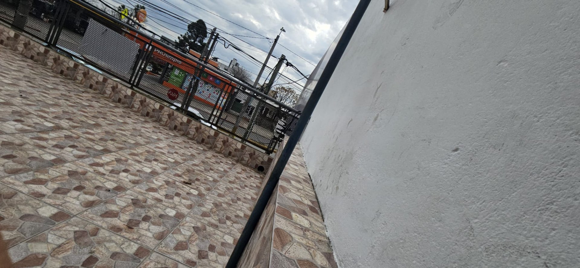 Alquiler de local comercial mas vivienda en Pando. · Foto 8
