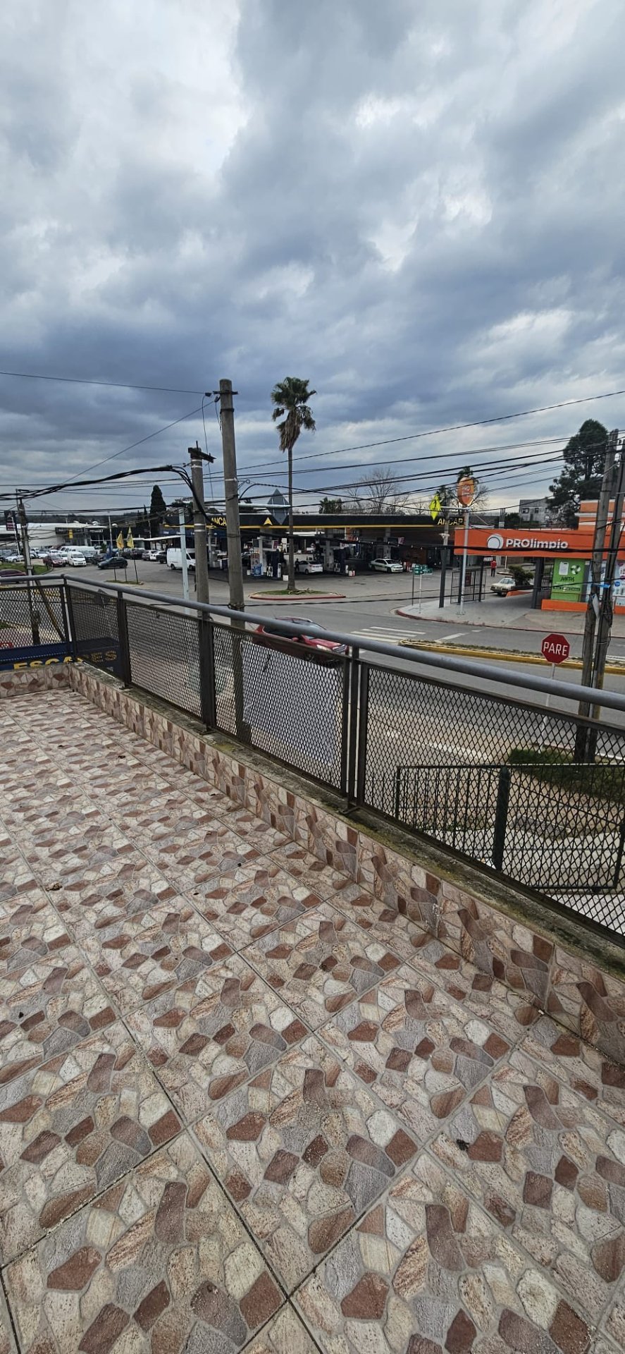 Alquiler de local comercial mas vivienda en Pando.