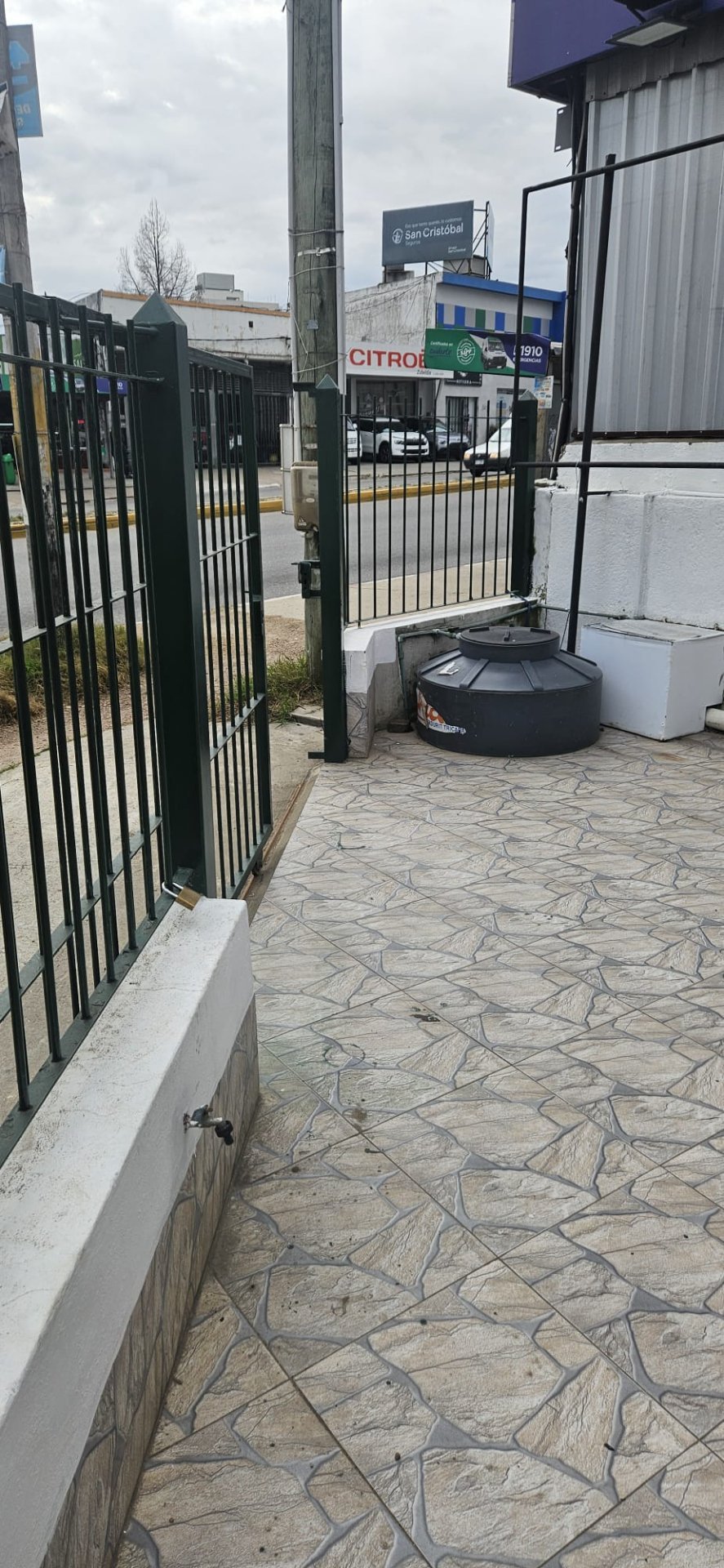 Alquiler de local comercial mas vivienda en Pando. · Foto 7