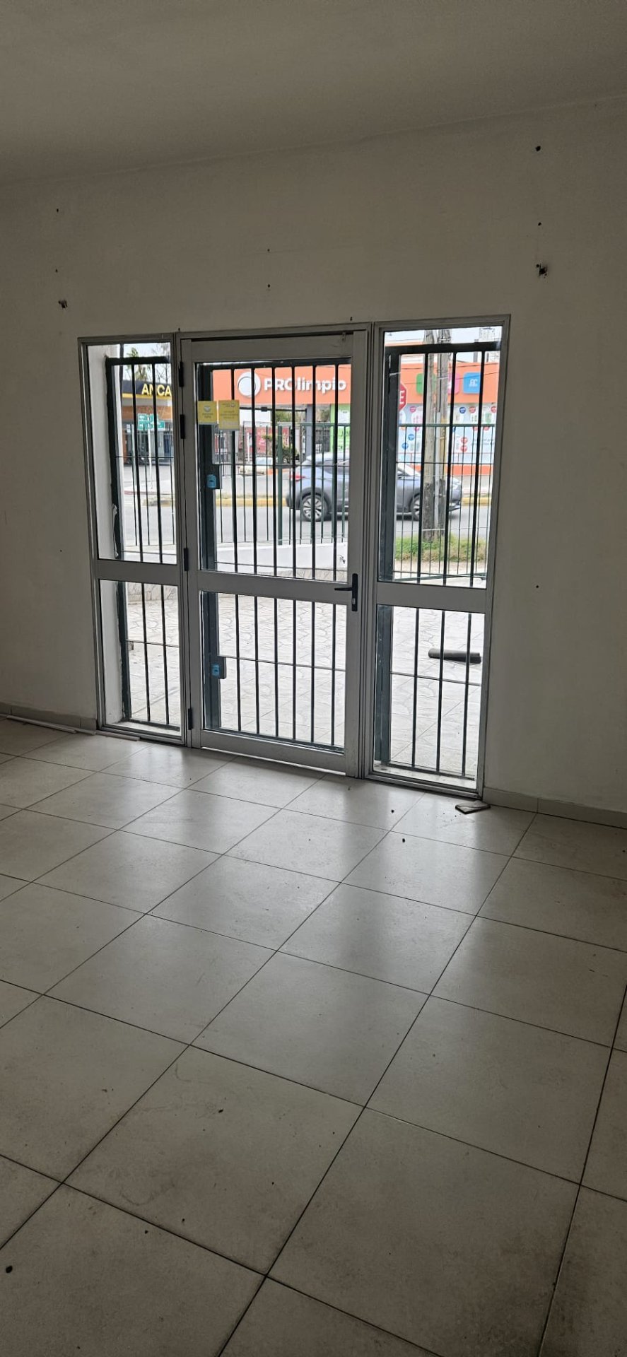 Alquiler de local comercial mas vivienda en Pando. · Foto 4