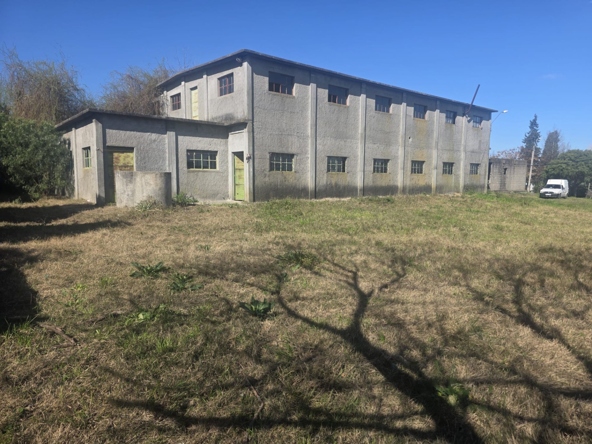 Alquiler Depósito 750 m² Empalme Olmos · Foto 2