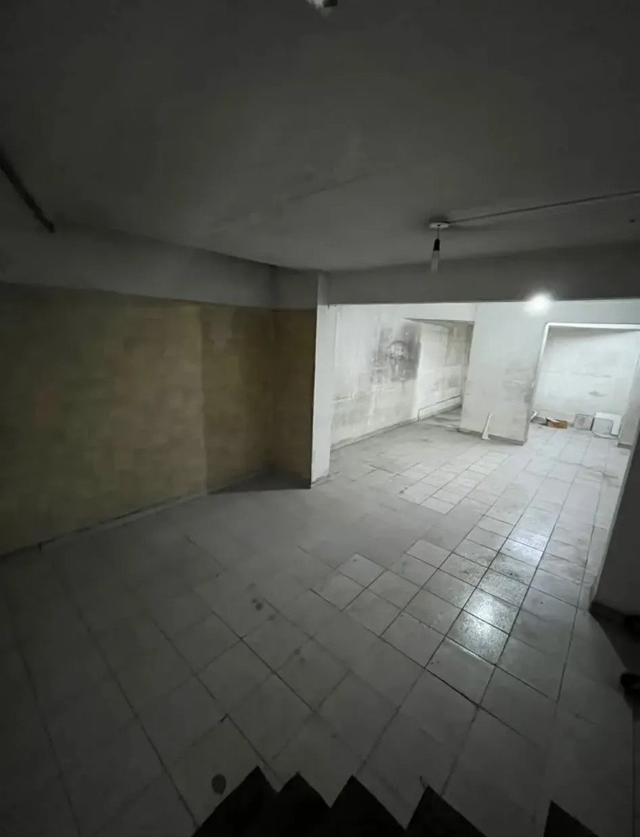 Alquiler Local comercial 120 m² en Tres Cruces · Foto 3