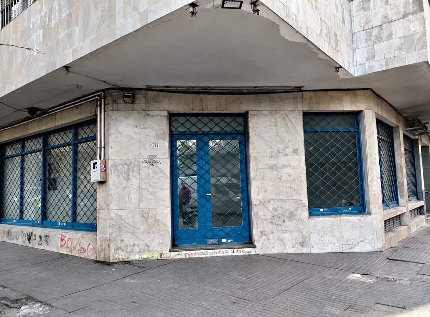 Alquiler Local comercial 120 m² en Tres Cruces · Foto 2