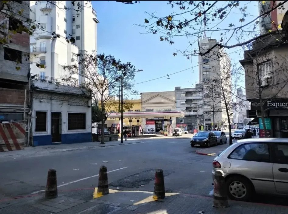 Alquiler Local comercial 120 m² en Tres Cruces · Foto 4