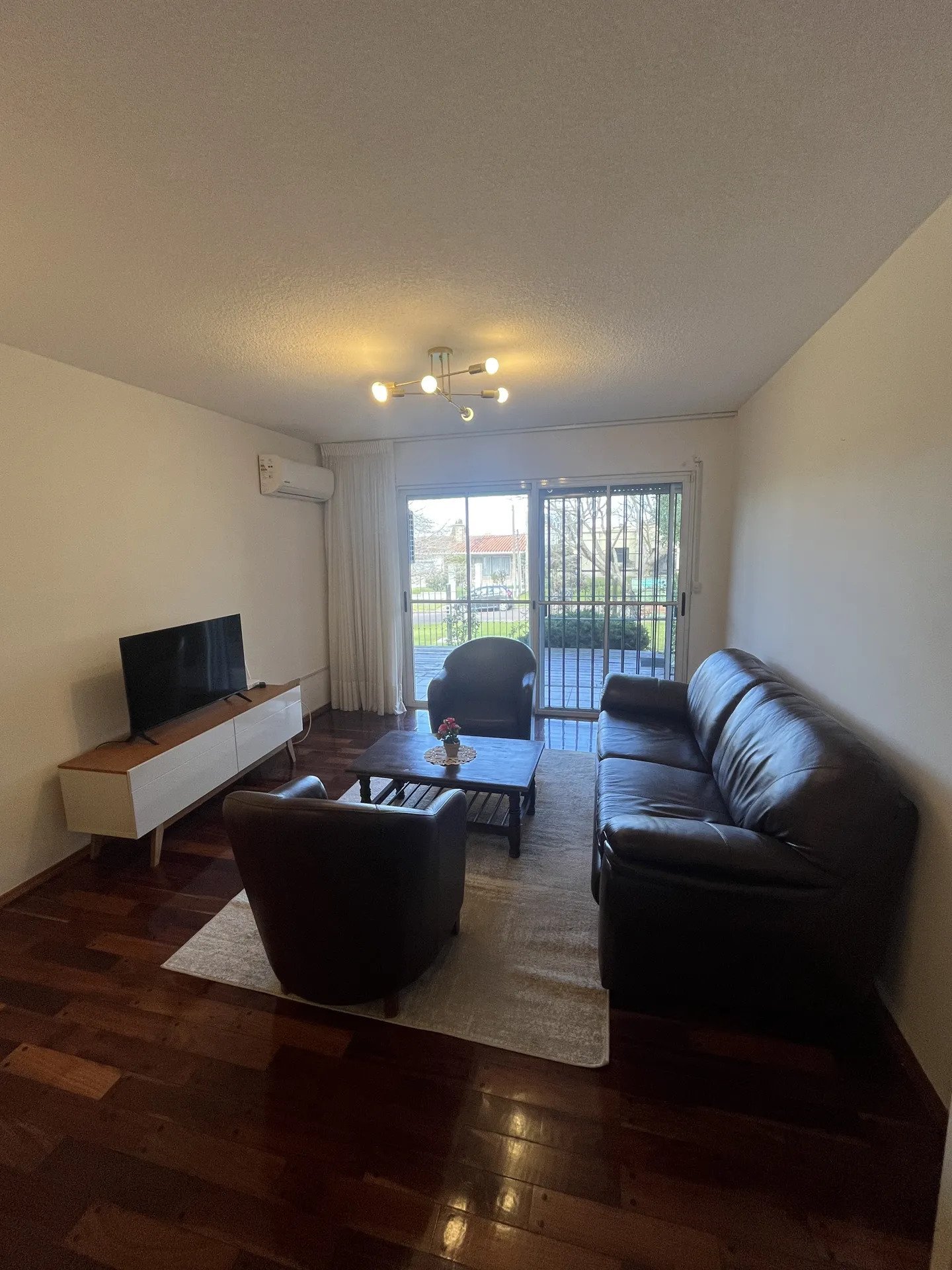 Alquiler Apartamento 2 dormitorios en Carrasco, amoblado · Foto 11