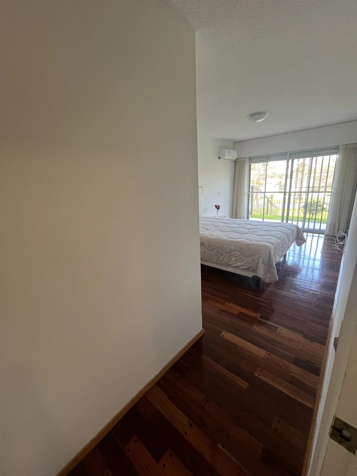 Alquiler Apartamento 2 dormitorios en Carrasco, amoblado · Foto 12