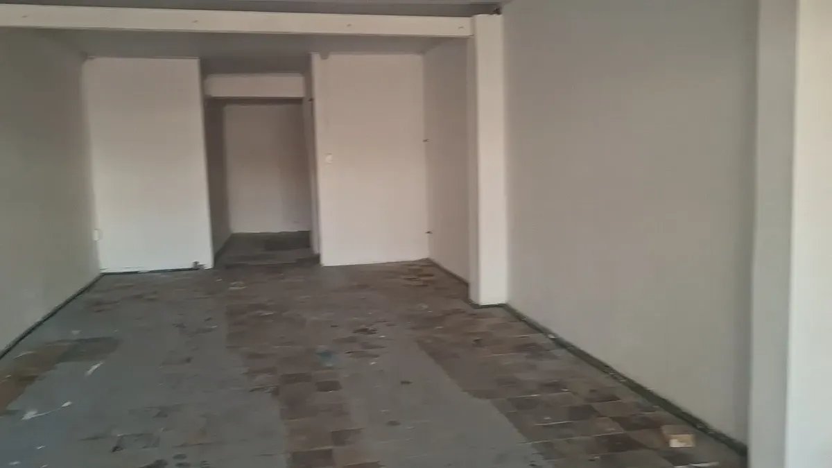 Alquiler Local Comercial 60 m² Estrenar sobre Avenida · Foto 2