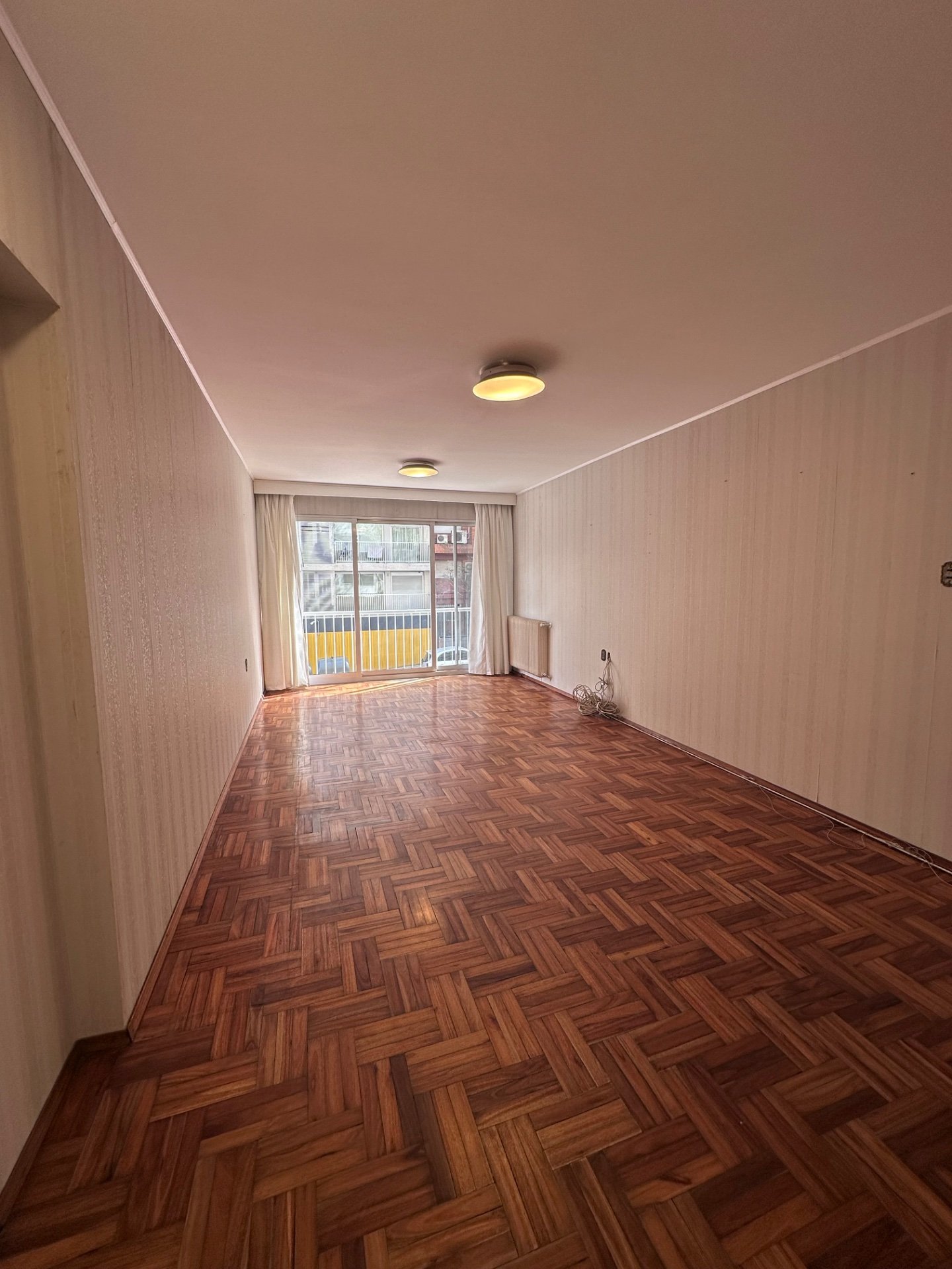 Alquiler Apartamento 4 dormitorios y garaje en Barrio Sur