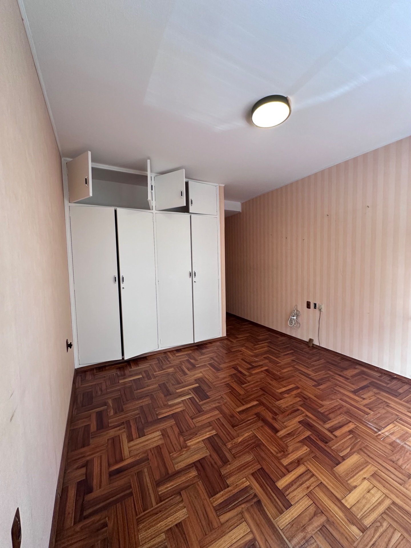 Alquiler Apartamento 4 dormitorios y garaje en Barrio Sur · Foto 10
