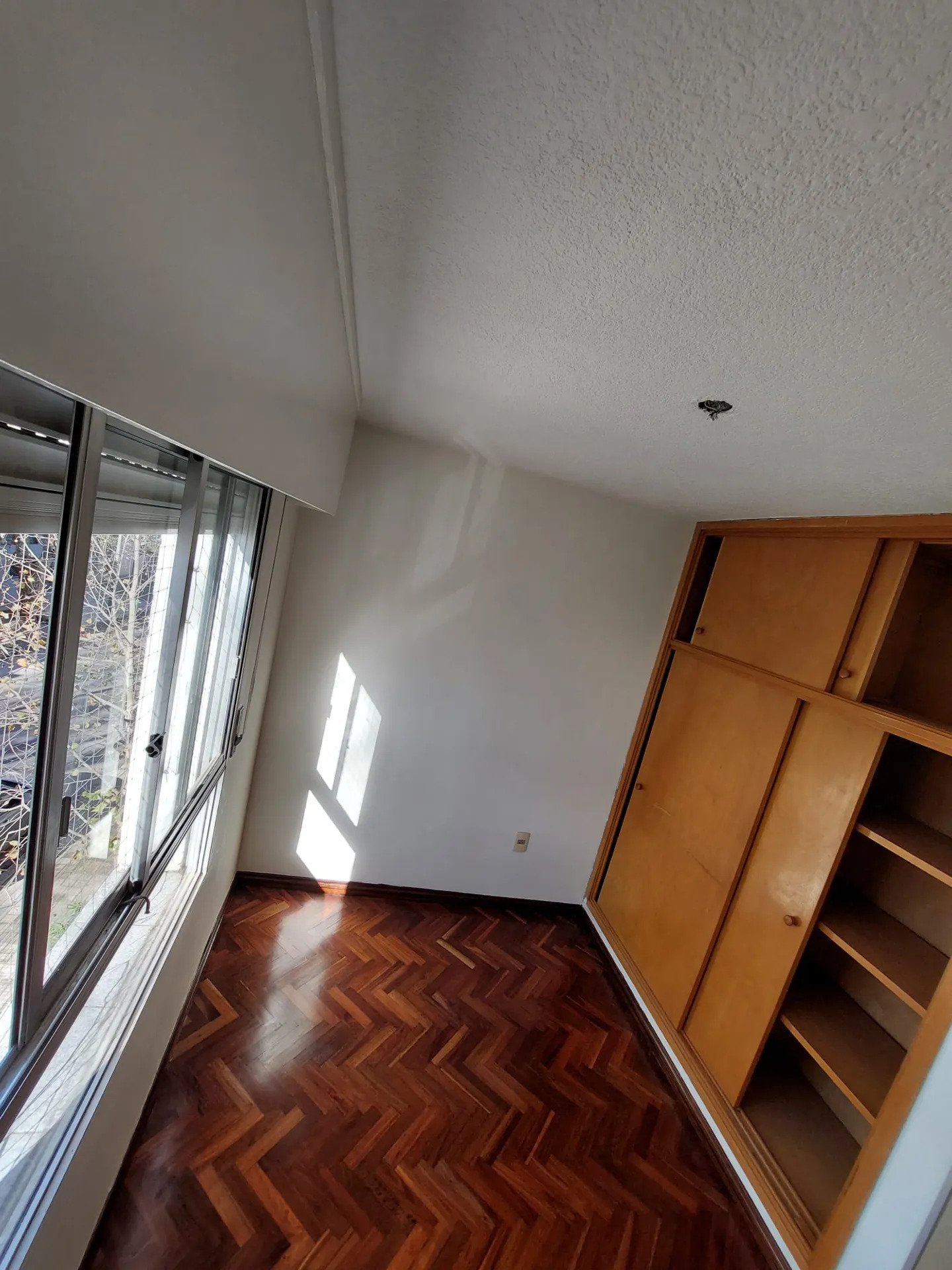 Alquiler Apartamento 3 dormitorios en Tres Cruces con balcón y terraza · Foto 11