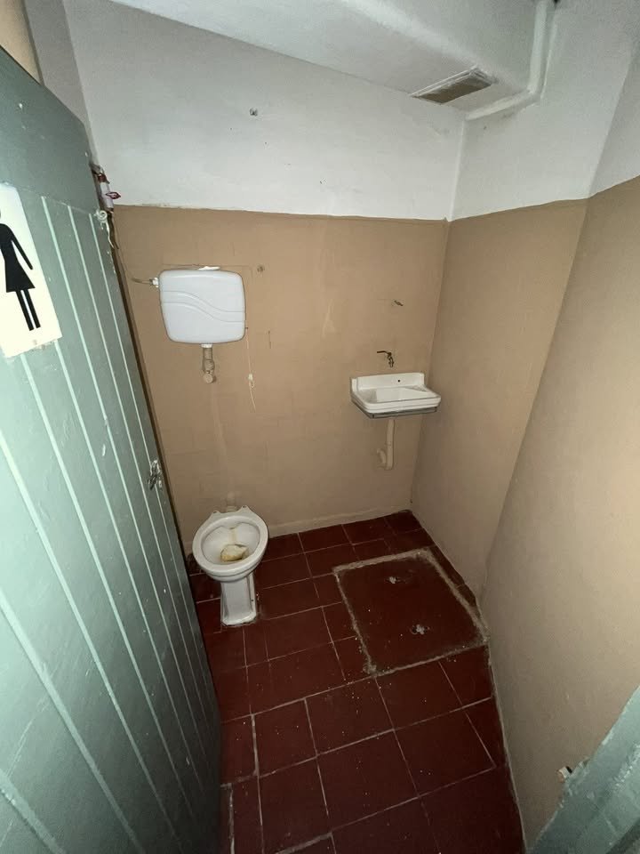 Alquiler Local comercial 90 m² Perez Castellanos · Foto 2