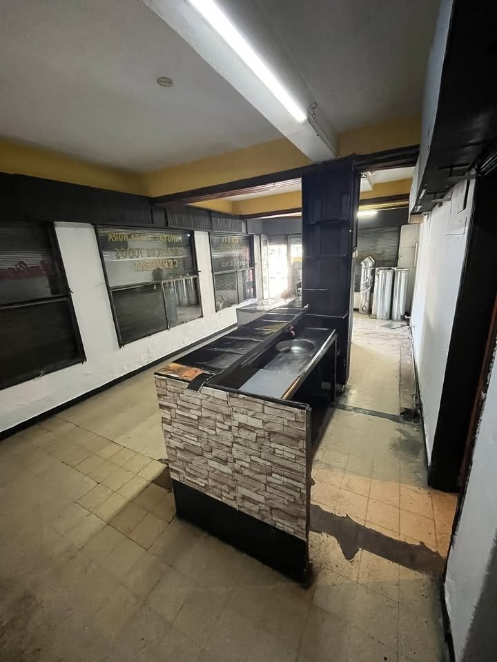 Alquiler Local comercial 90 m² Perez Castellanos · Foto 3
