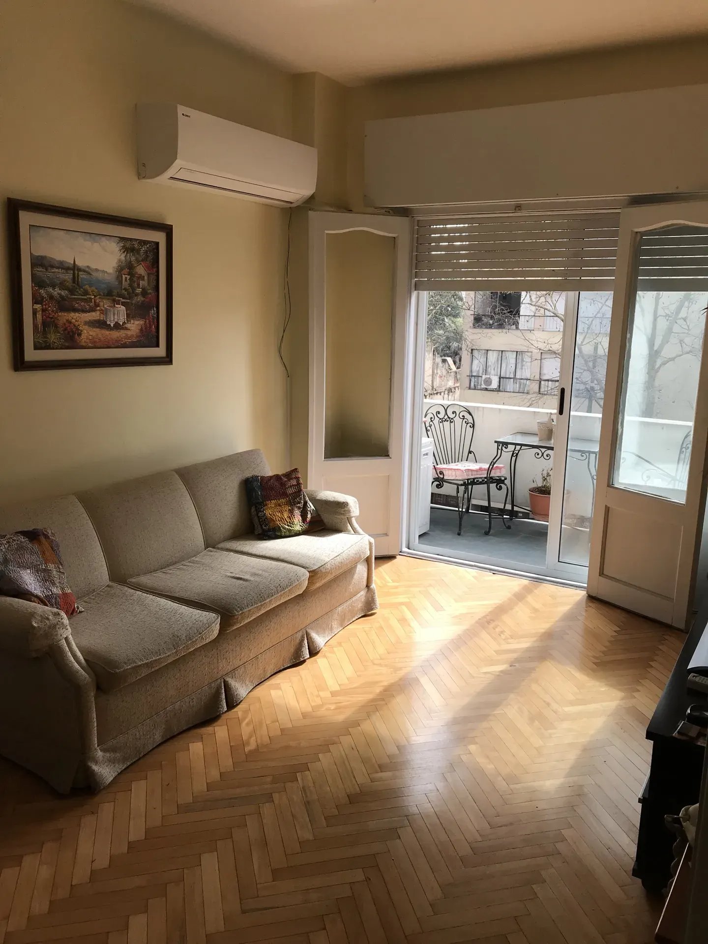 Alquiler Apartamento 3 Dormitorios 2 Baños en 3 Cruces · Foto 2