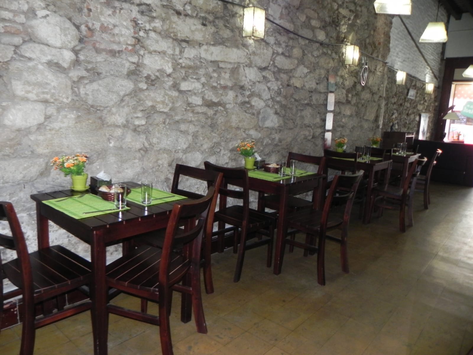 Alquiler Excelente Local Comercial 200 m² Ciudad Vieja · Foto 4