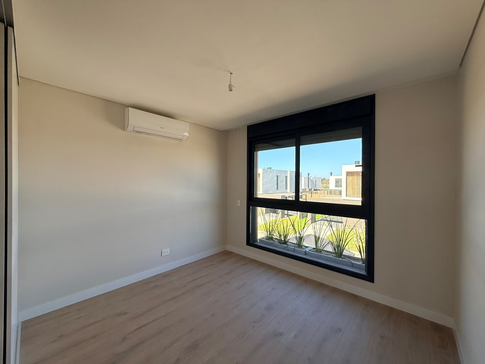 ALQUILA CASA EN HOUSING 3 DORMITORIOS EN MARINAS DE CARRASCO · Foto 6