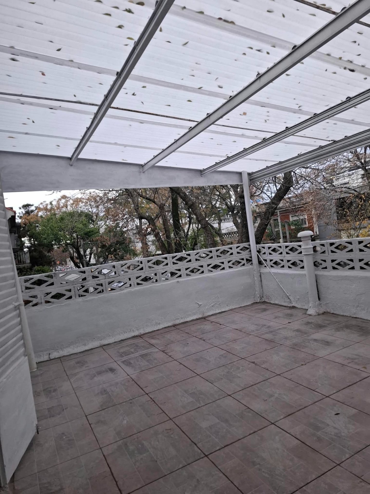 Alquiler Apartamento 1 dormitorio, patio SIN GASTOS COMUNES Tres Cruces