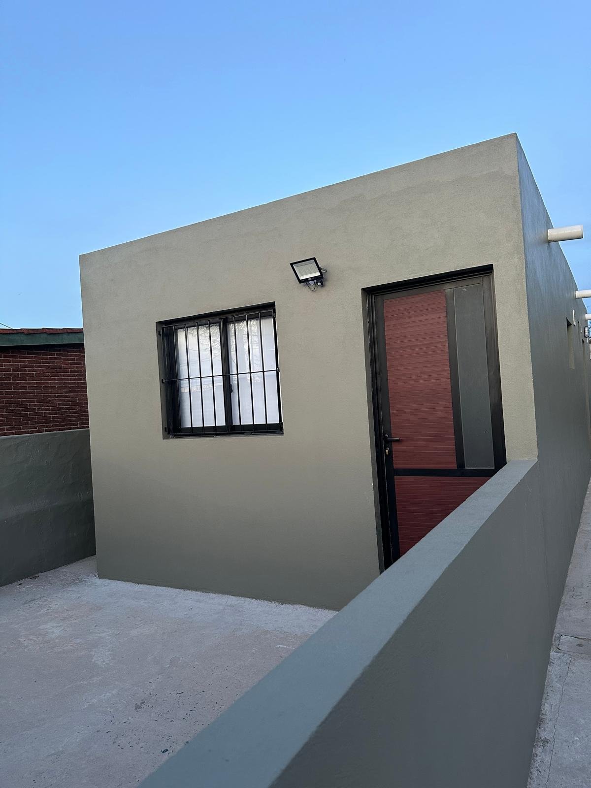 Alquiler Anual Monoambiente con patio Bº Perlita Maldonado · Foto 3