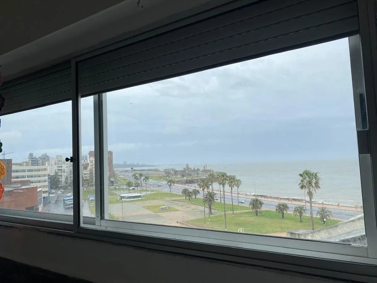 Alquiler Apartamento Ciudad Vieja Semi amoblado vista Rambla · Foto 8