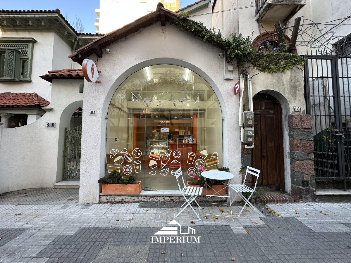 ALQUILER LOCAL + VENTA EQUIPAMIENTO  PUNTA CARRETAS  30 M² · Foto 7