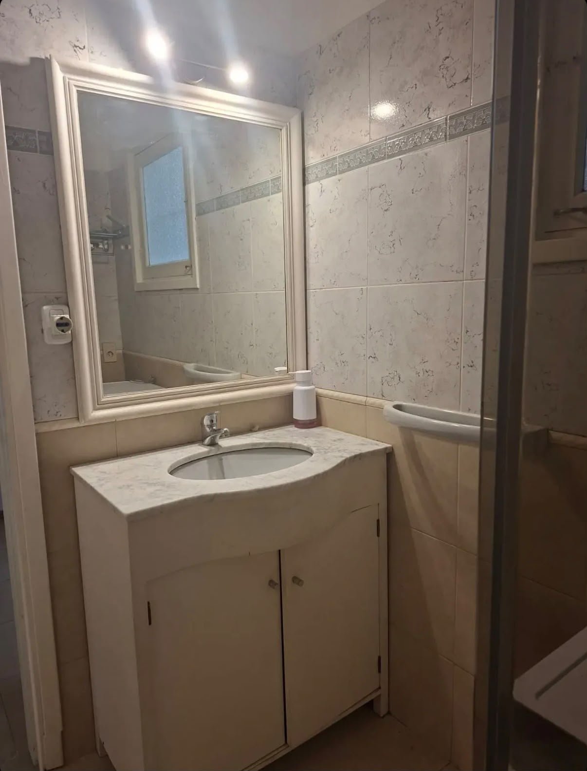 Alquiler apartamento amoblado con patio Parque Rodó · Foto 10