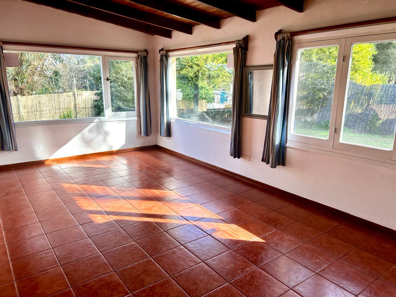 Alquiler anual – Casa de 1 dormitorio en El Tesoro, La Barra · Foto 4