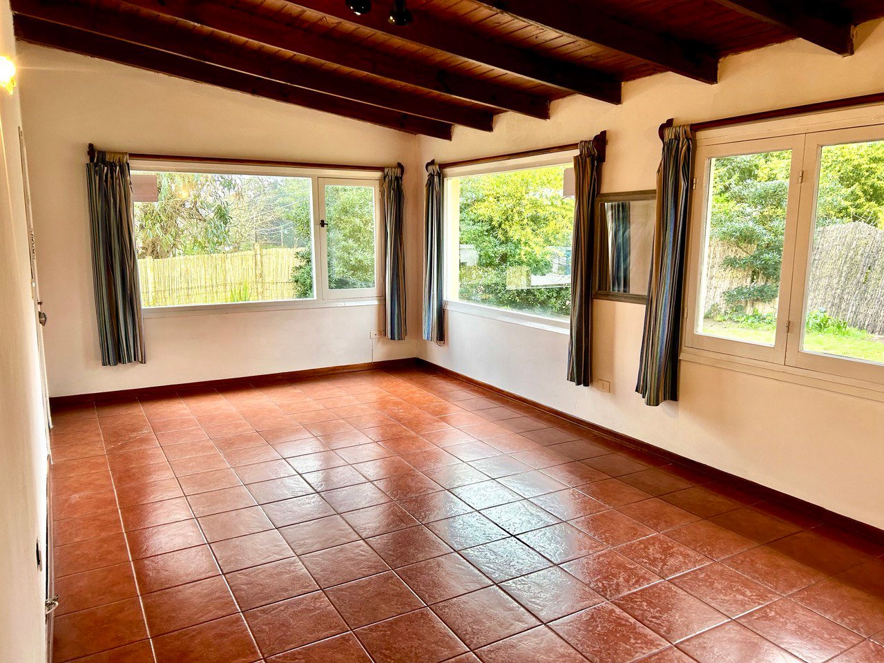 Alquiler anual – Casa de 1 dormitorio en El Tesoro, La Barra · Foto 2