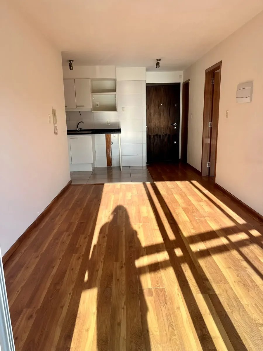 Alquiler Apartamento 1 dormitorio con balcón en Cordón · Foto 2