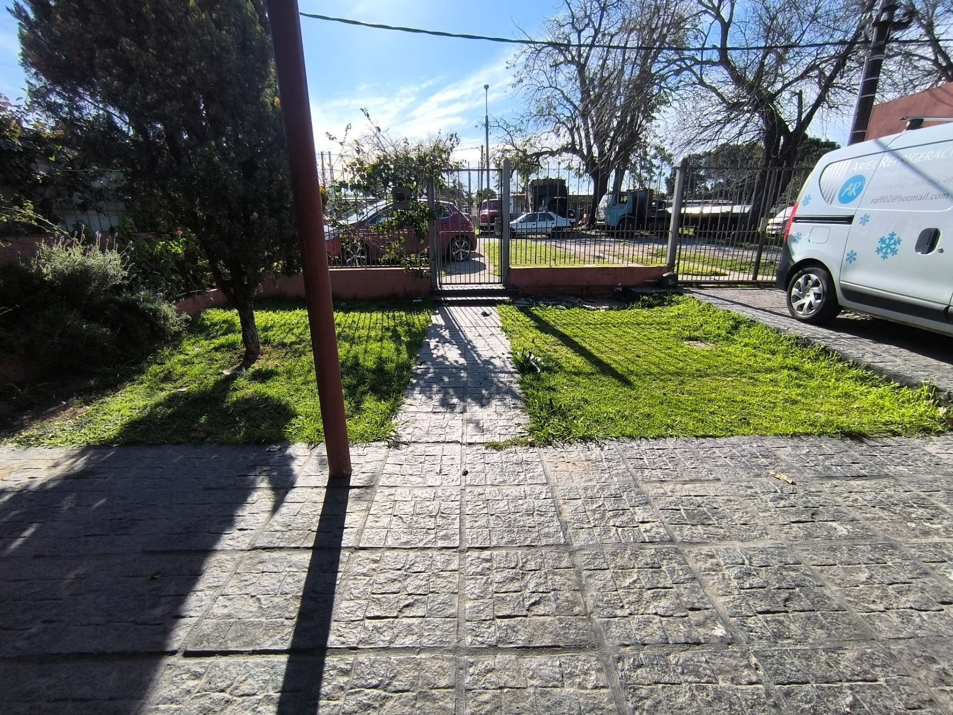 ALQUILER CASA DE 1 DORMITORIO Y FRENTE · Foto 1