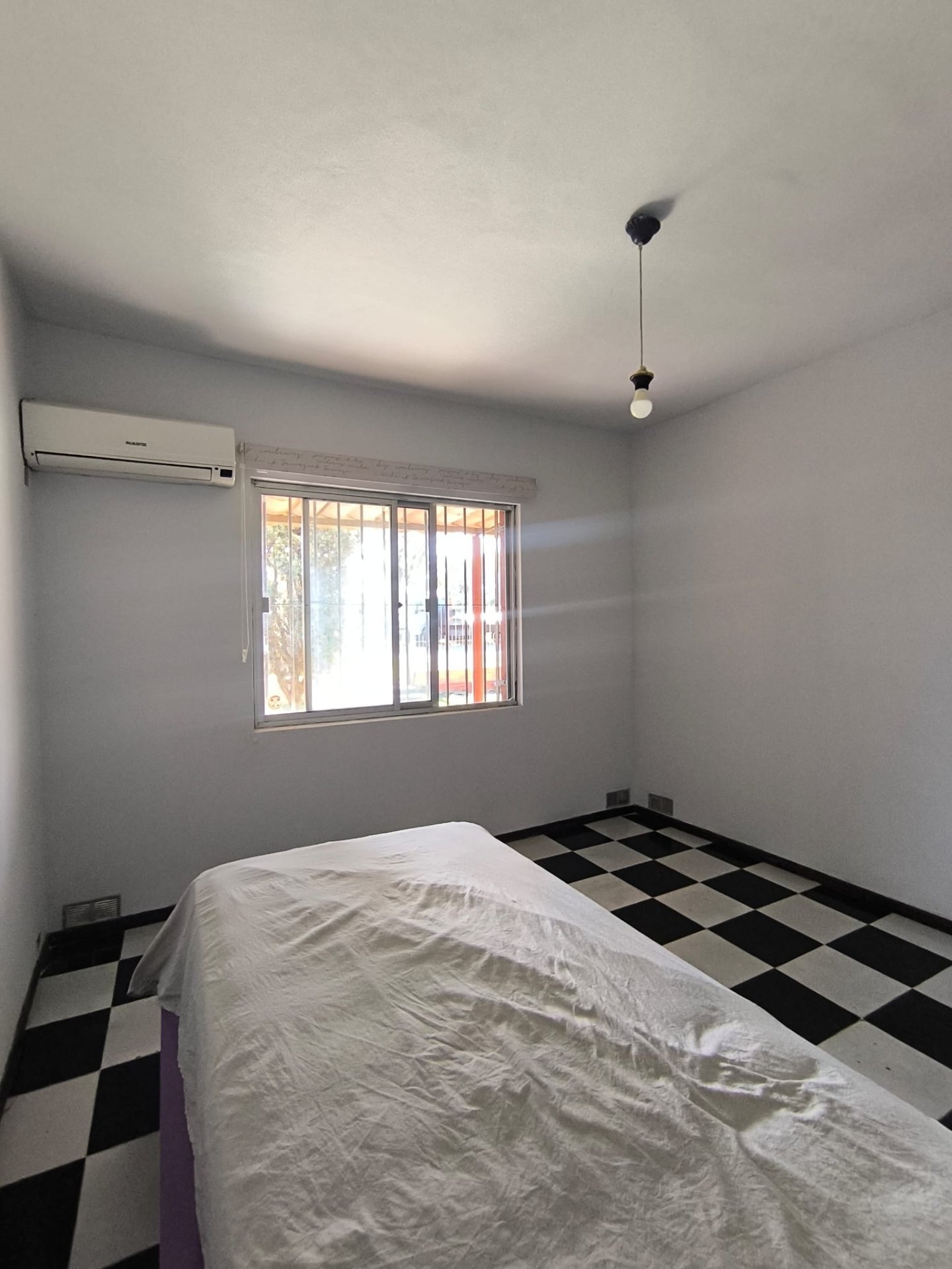 ALQUILER CASA DE 1 DORMITORIO CON DEPÓSITO · Foto 9
