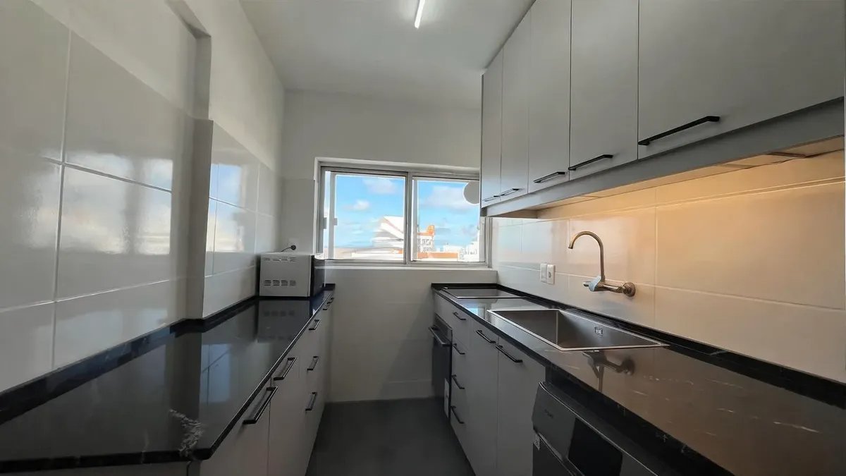 Alquiler Apartamento 2 Dormitorios Malvín amoblado · Foto 11