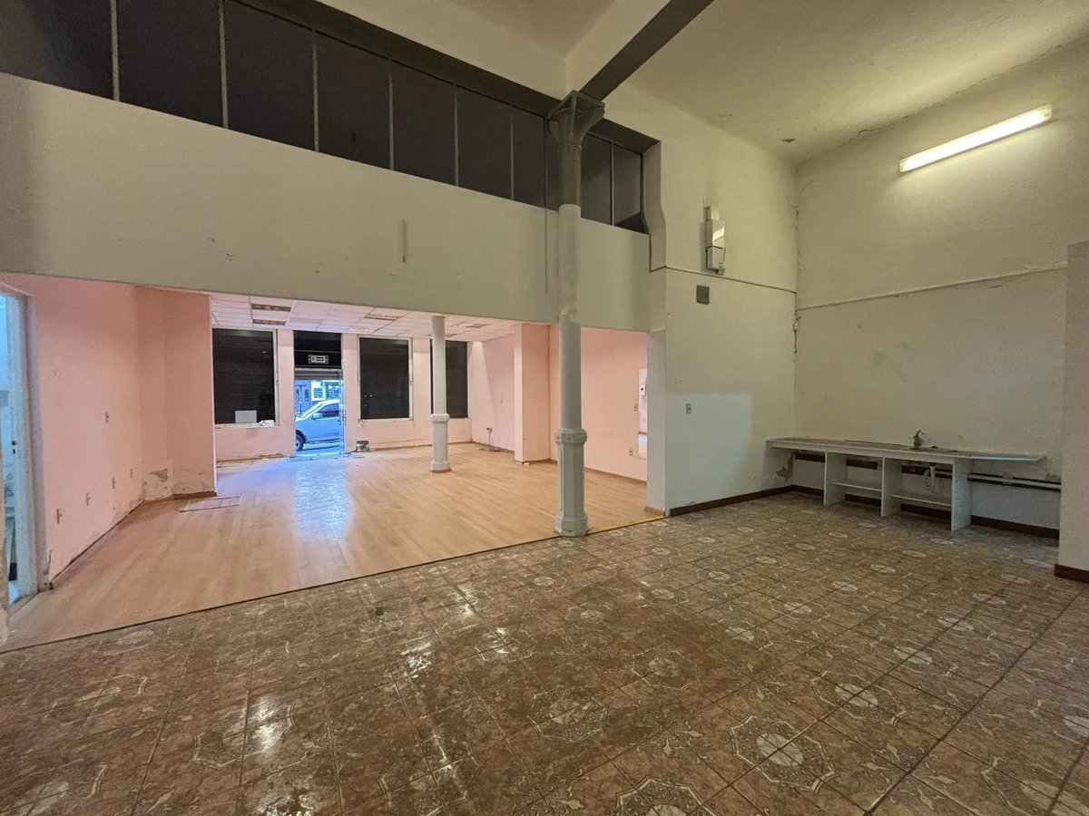 Alquiler Local comercial 200 m² en Cordón · Foto 3