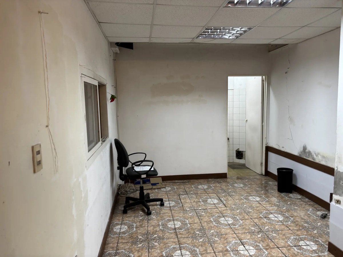 Alquiler Local comercial 200 m² en Cordón · Foto 7