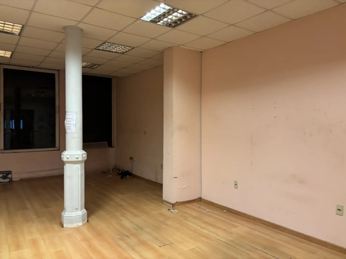 Alquiler Local comercial 200 m² en Cordón · Foto 6