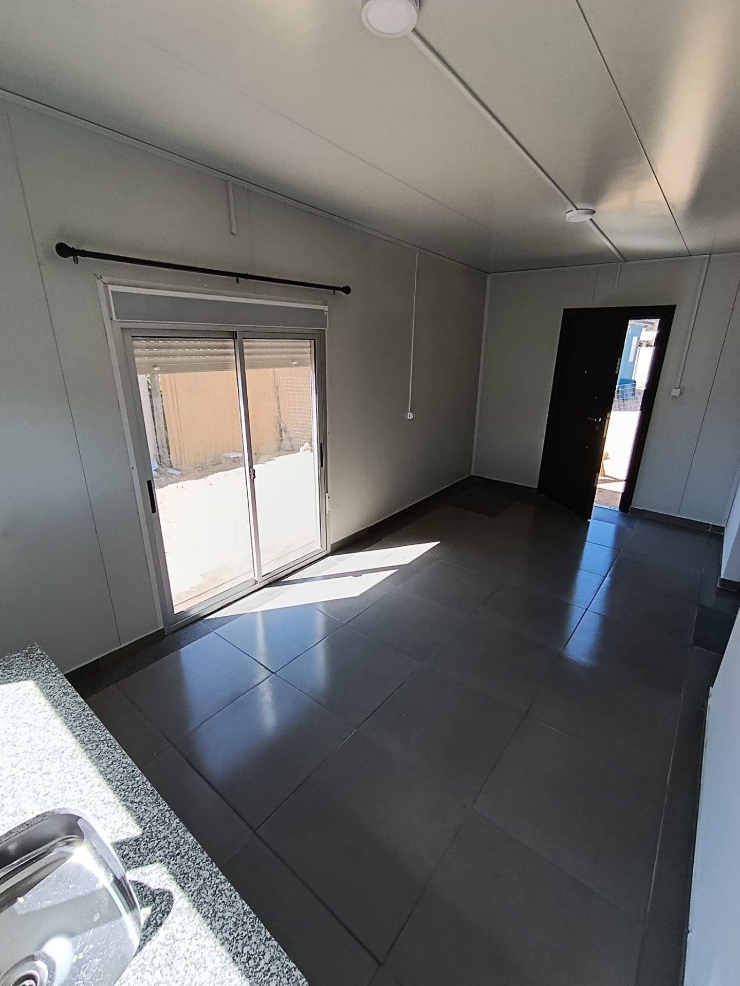 Alquiler Casa  El Pinar 1 dormitorio 1 habitación pequeña para vestidor o oficina con Estacionamento Sin gastos Comunes Con Parrillero A ESTRENAR · Foto 1