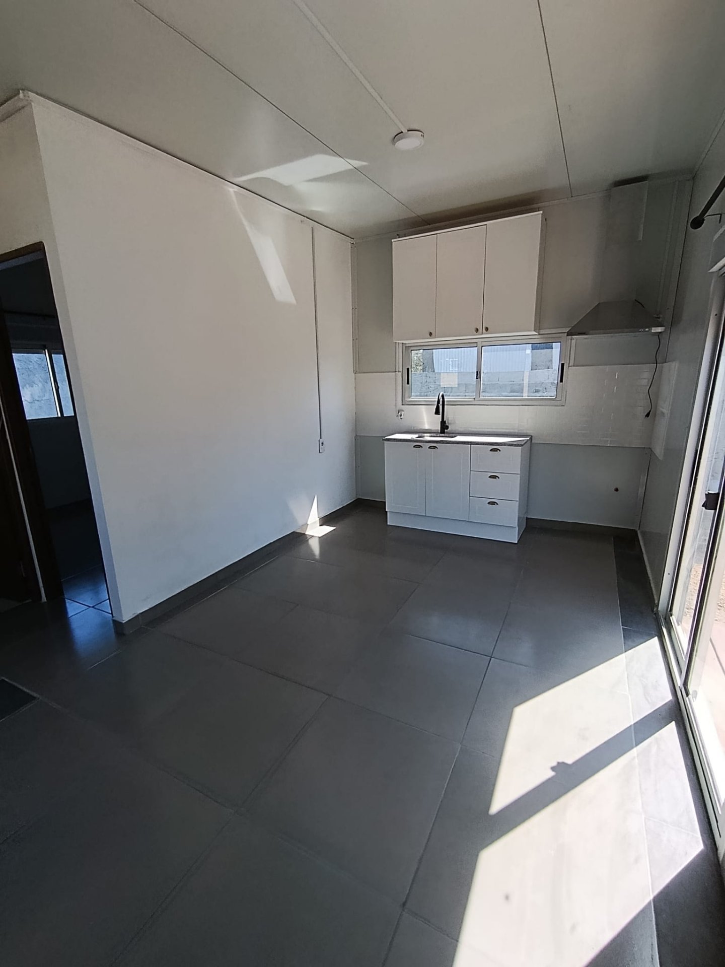 Alquiler Casa  El Pinar 1 dormitorio 1 habitación pequeña para vestidor o oficina con Estacionamento Sin gastos Comunes Con Parrillero A ESTRENAR · Foto 7