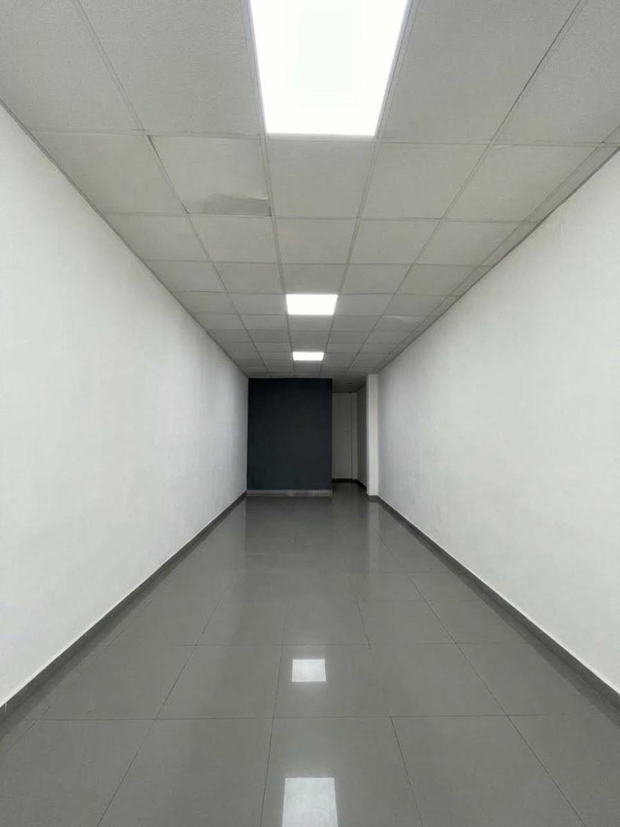 ALQUILER LOCAL COMERCIAL EN PANDO · Foto 2