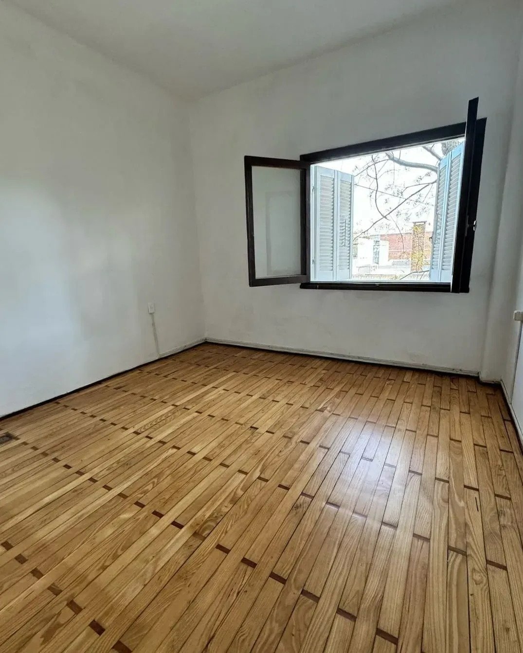 APARTAMENTO EN ALQUILER, 2 DORMITORIOS Y BALCÓN AL FRENTE, LA COMERCIAL · Foto 3