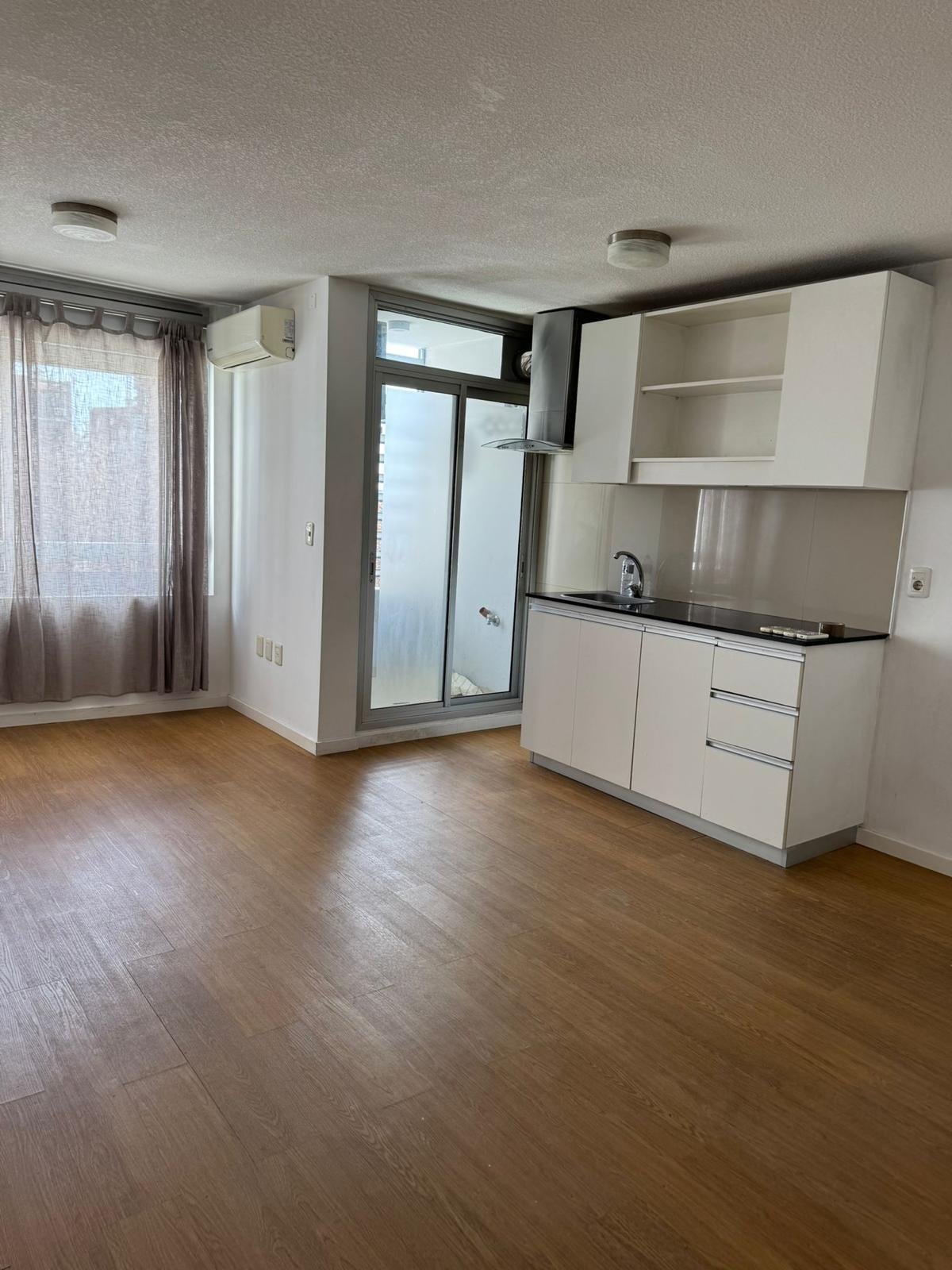 Alquiler Apartamento 2 Dormitorios Tres Cruces · Foto 1
