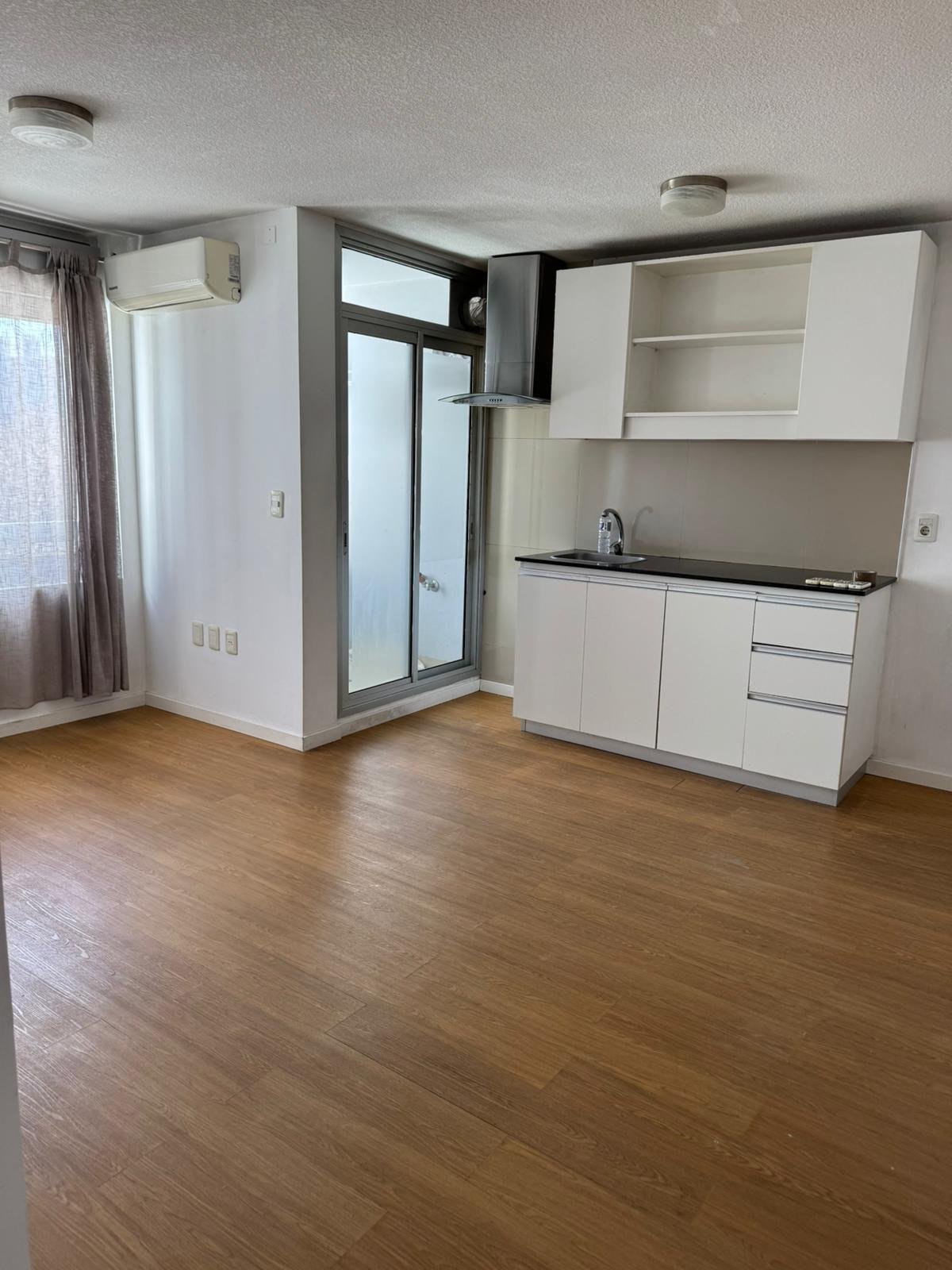 Alquiler Apartamento 2 Dormitorios Tres Cruces · Foto 2