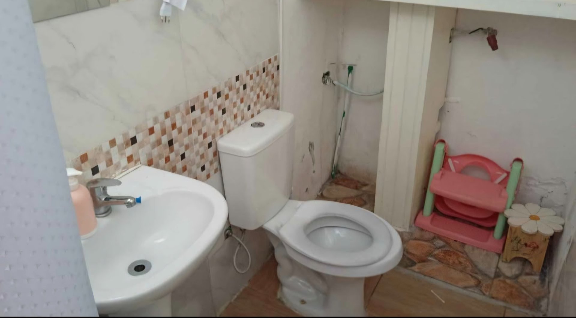 Alquiler Apartamento 2 dorm c/ patio y garaje Las Piedras · Foto 4