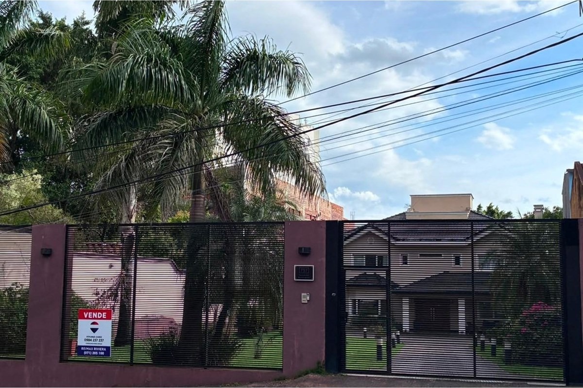 VENDO RESIDENCIA DE LUJO EN ENCARNACION/ITAPUA — foto 2
