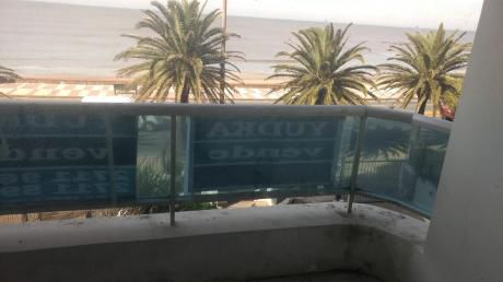 Muy Buen Monoambiente Sobre Rambla De Malvín
