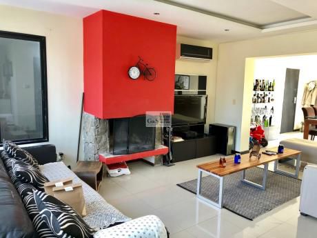 Moderna E Impecable En Barrio Privado